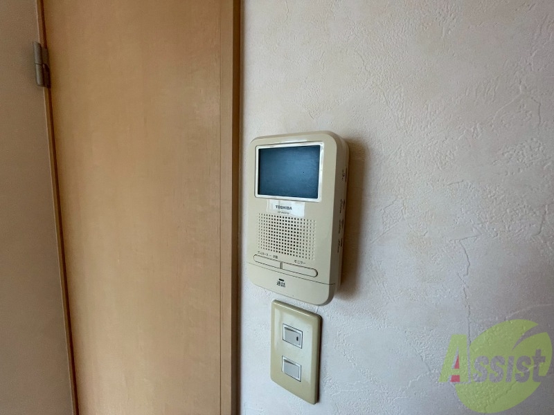 セキュリティ　ＴＶモニター付インターホンです。来客者の顔が見えるので安心！