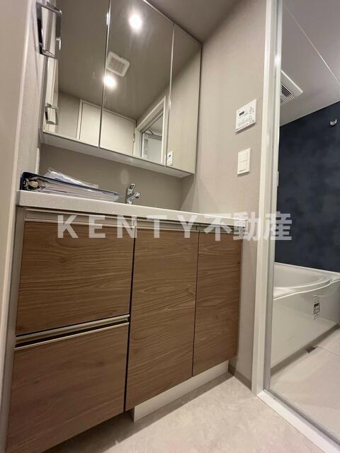 洗面設備　脱衣スペースもあります