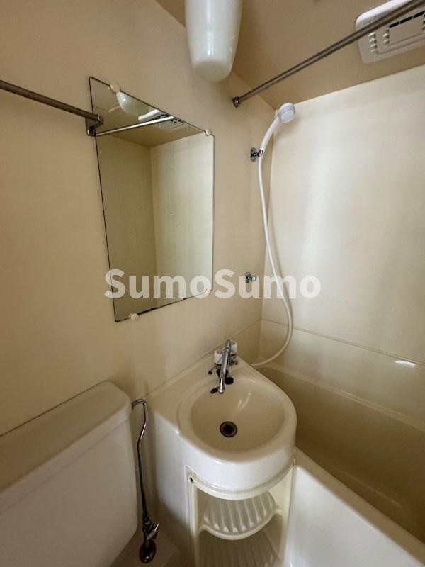 洗面設備　脱衣スペースもあります