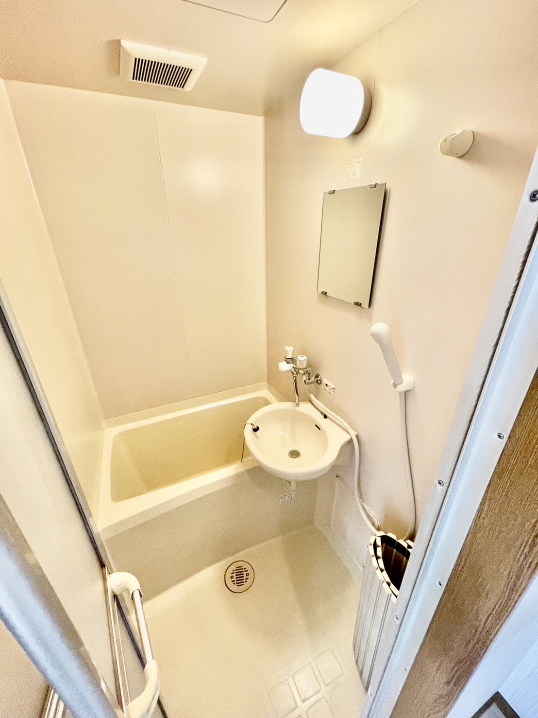 バス・シャワールーム　綺麗な状態です☆