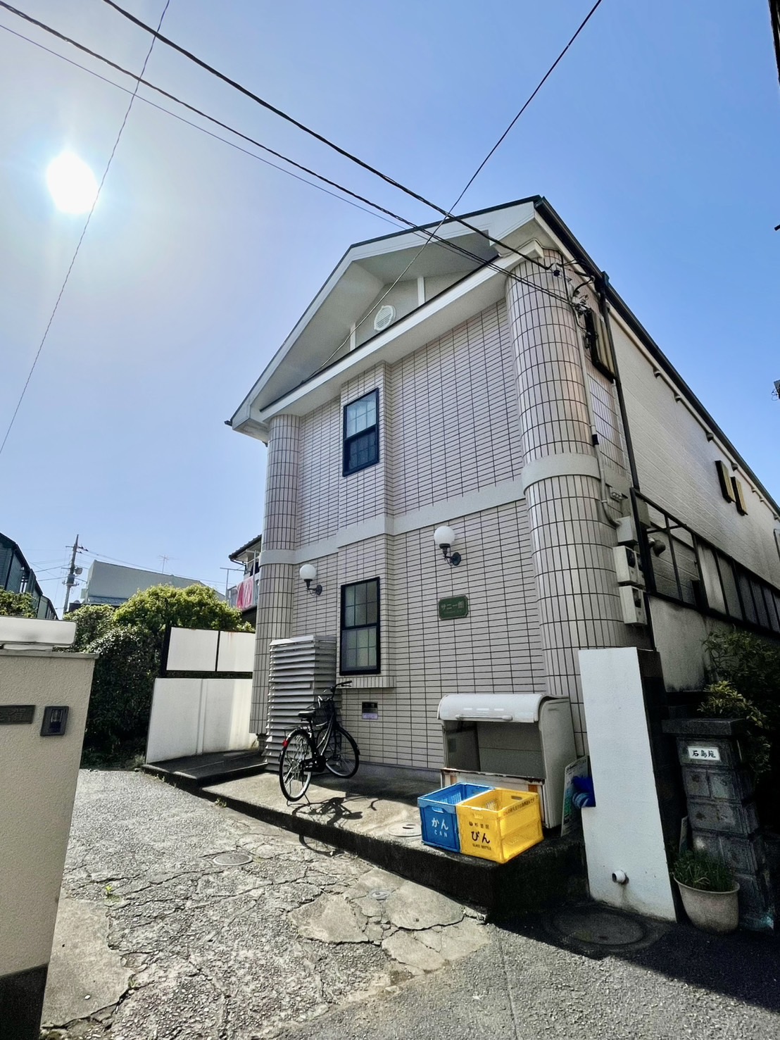 建物外観　陽当り良好☆ゴミ置き場・自転車置き場も有り☆