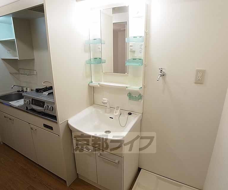 洗面設備　便利なシャンプードレッサー。