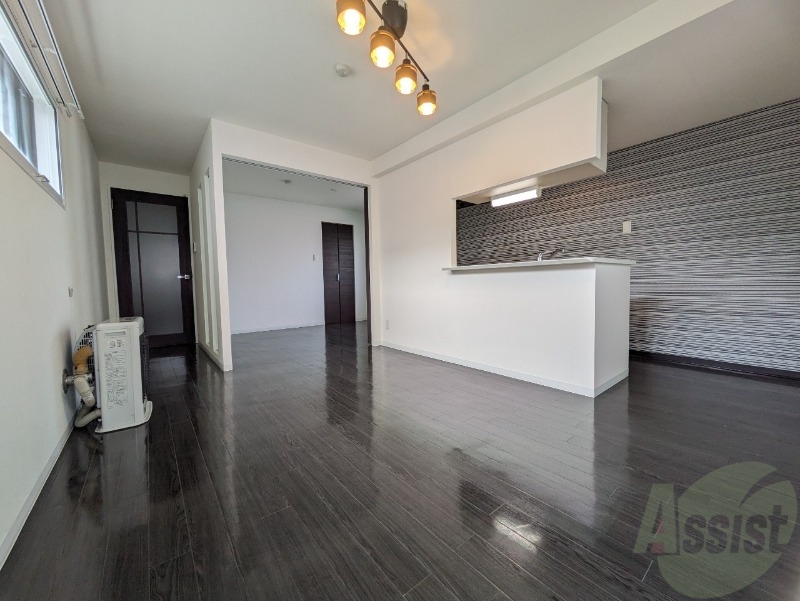 居室・リビング　広くてキレイなお部屋が広がっていて、充実した生活が送れそう。