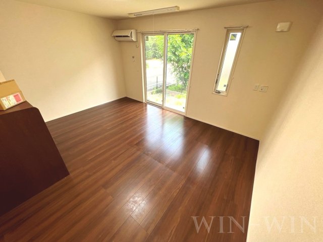 居室・リビング　イメージ（同建物内別部屋の写真です）