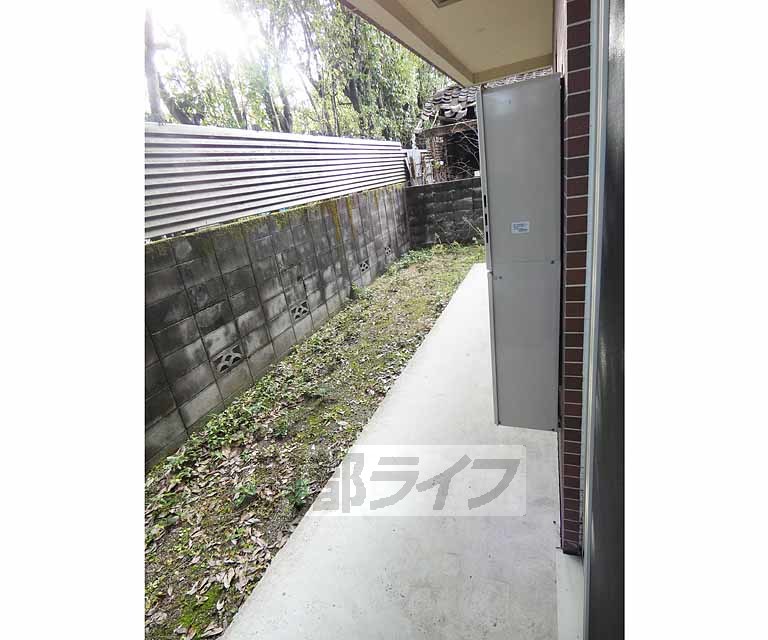 バルコニー　広々使っていただけます。