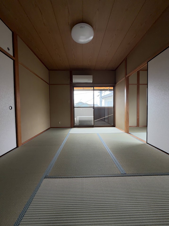 ＪＲ高徳線 板野駅 徒歩70分 2階建 築35年の居間写真