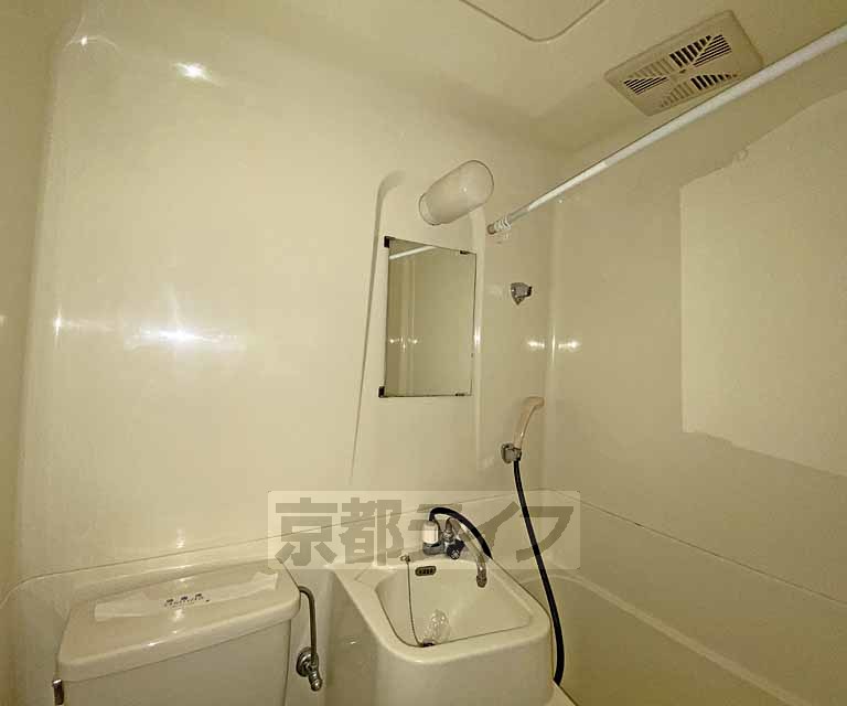 洗面設備　ユニットバスの洗面です。