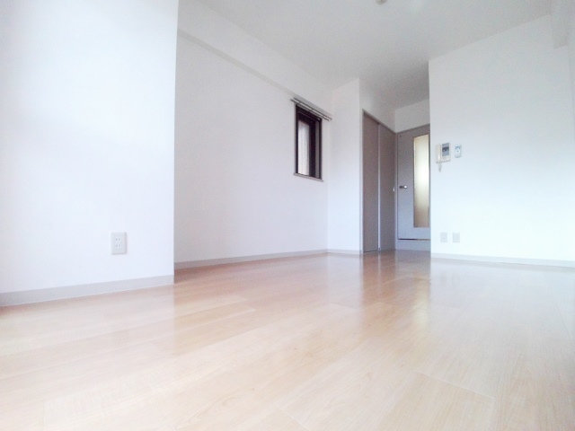 その他部屋・スペース　レイアウトやし易くフローリングで綺麗な洋室