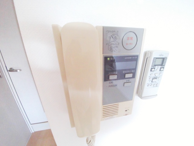 セキュリティ　オートロック連動のインターホン付きで防犯面も安心