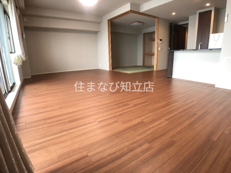 居室・リビング　清掃中