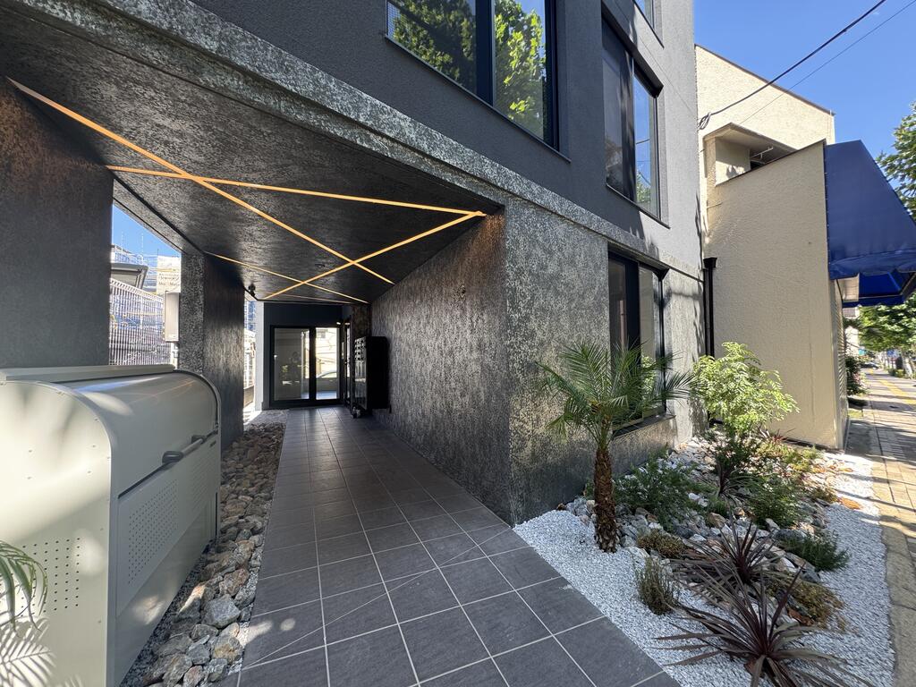 エントランス　同シリーズの別物件の写真です。