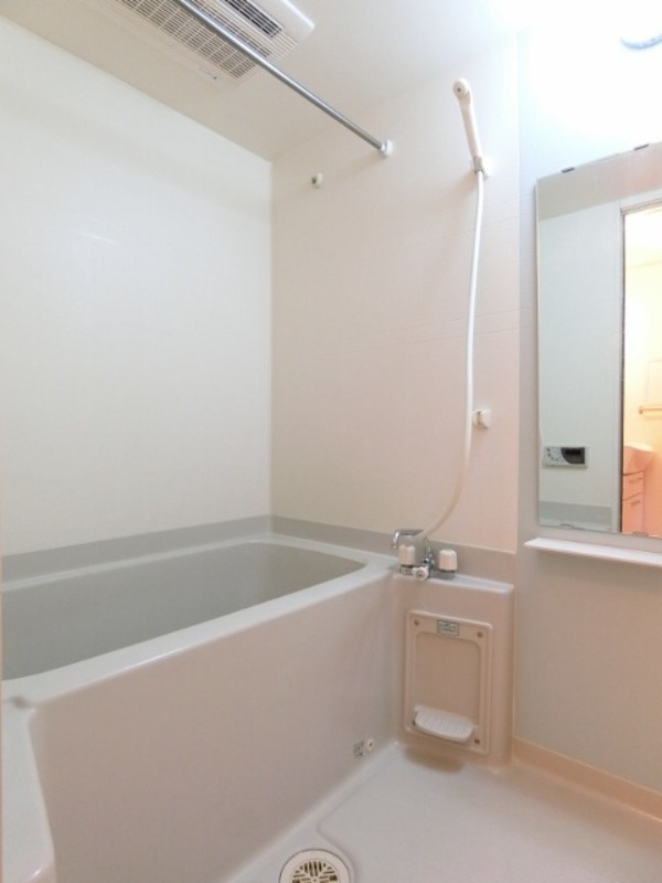 バス・シャワールーム　図面と現状に相違がある場合には現状を優先