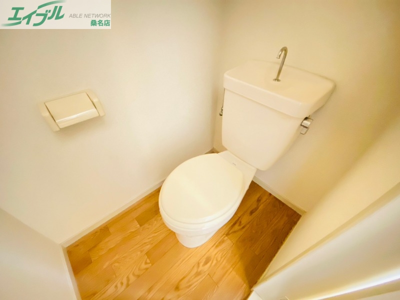 トイレ　同物件別室反転タイプ画像