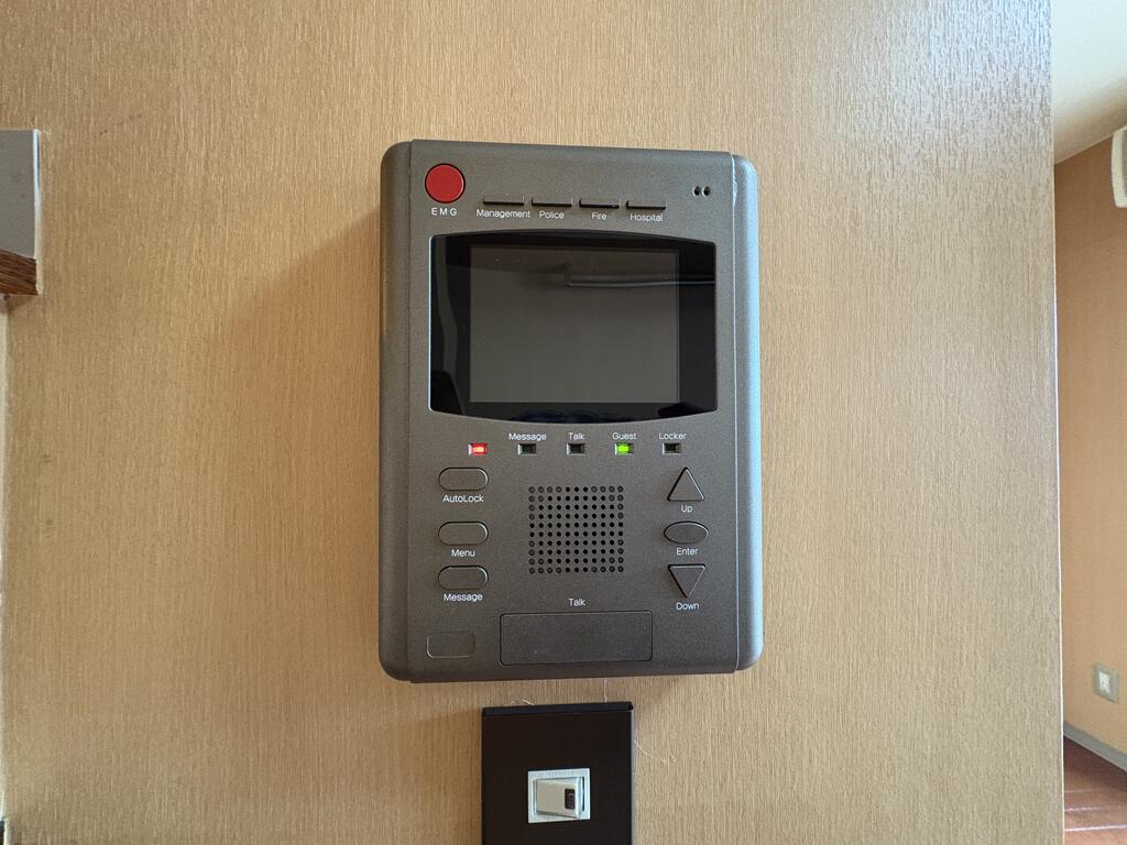 セキュリティ　モニター付きインターフォン