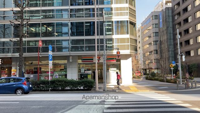 コンビニ　セブン－イレブン日本橋堀留町２丁目店（コンビニ）まで166m