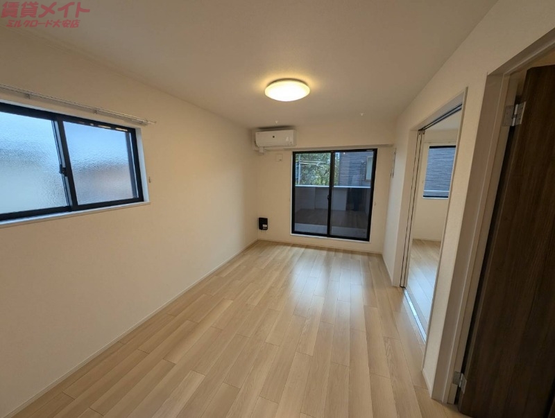 居室・リビング　同型部屋写真です。