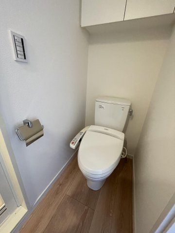 トイレ　別タイプ部屋　参考写真です