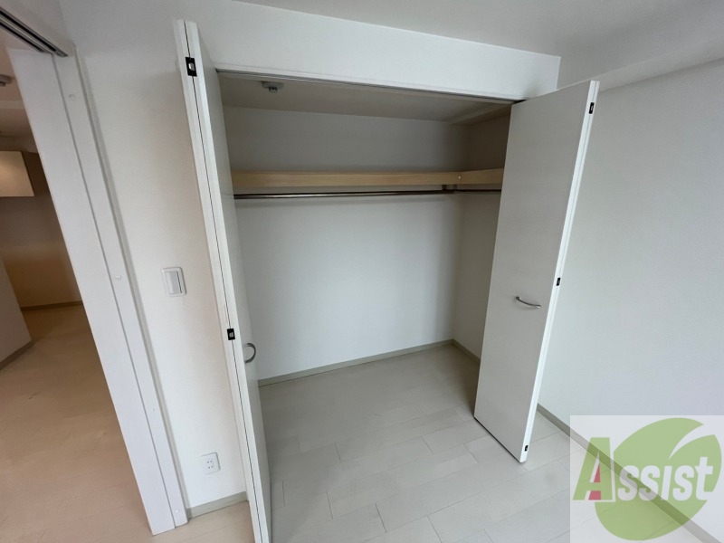 収納　クローゼットは奥行きもあり、荷物が多い方でも安心です。