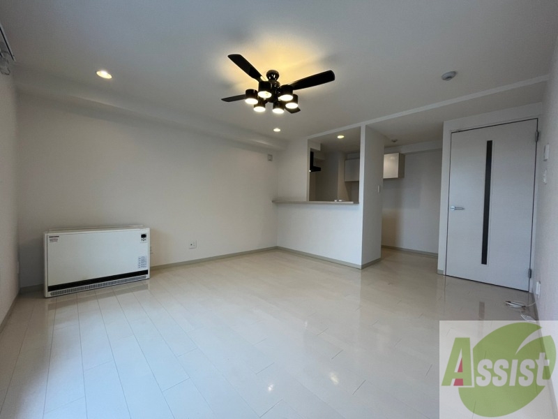 居室・リビング　広くてきれいなリビングです！快適に過ごせそうですね。