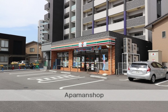 コンビニ　セブンイレブン（コンビニ）まで1135m