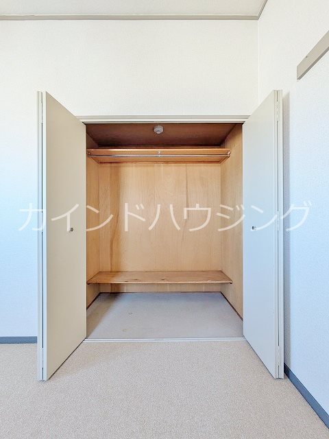 収納　洋室収納