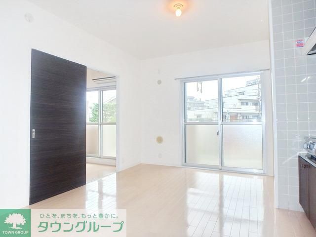 居室・リビング　★日当り良好な居室★