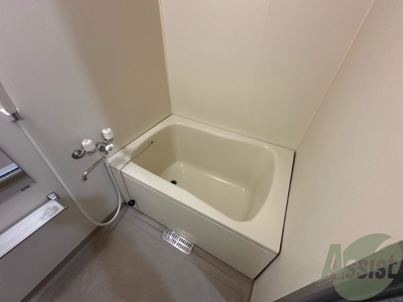 バス・シャワールーム　清潔感のある浴室ですね。機能性も使い勝手も良さそうです。