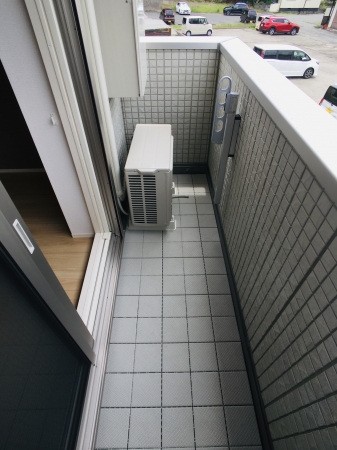 バルコニー　外からの目が気にならないバルコニーで洗濯物が干せます