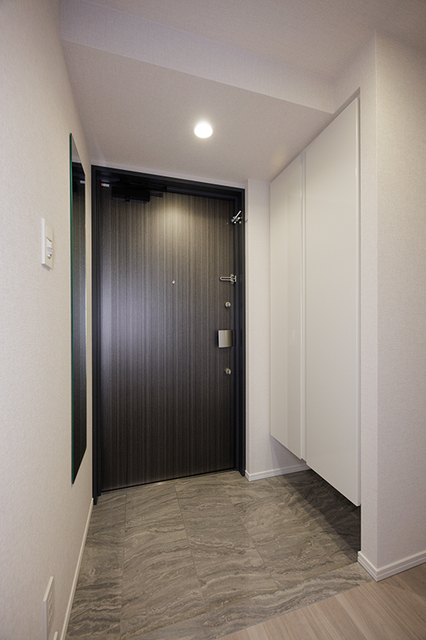 玄関　※写真は同タイプ住戸です。