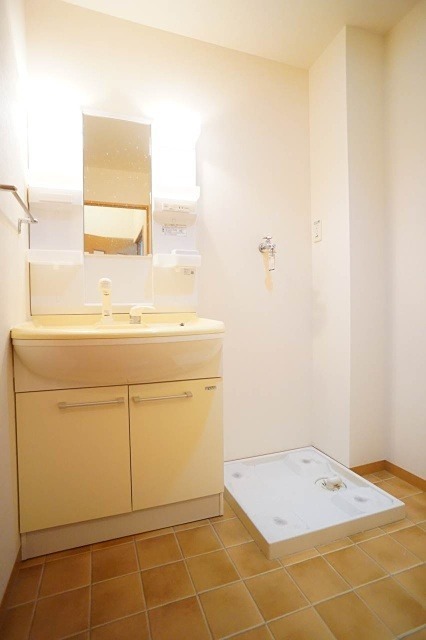 洗面設備　※掲載写真は、同タイプの別部屋写真です。
