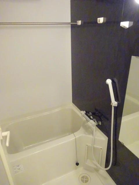 バス・シャワールーム　浴室乾燥機付き！