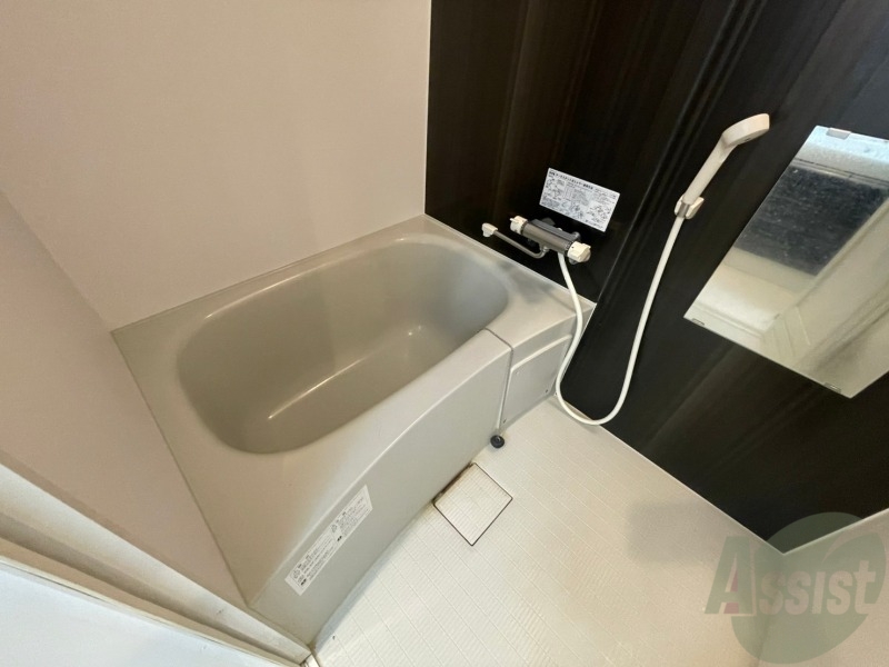 バス・シャワールーム　ユニットバスです。疲れを癒すのに欠かせませんね！