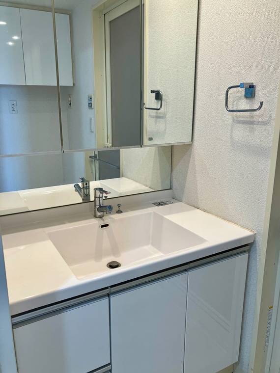 洗面設備　使いやすい洗面所です