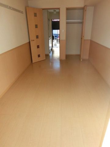 居室・リビング　バルコニーから見た居室です