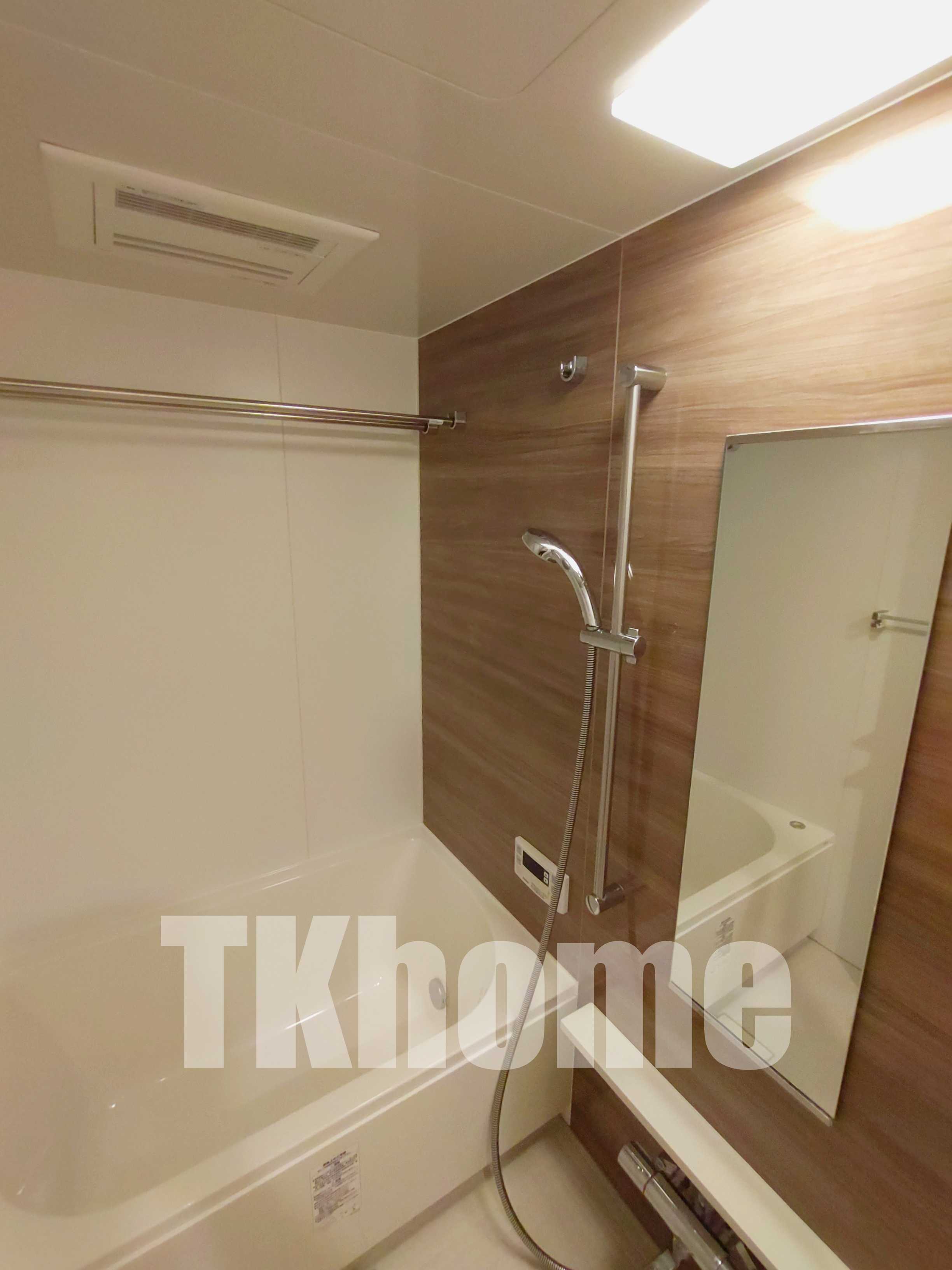 バス・シャワールーム　追い炊き・浴室乾燥機付き（同マンション別室・参考写真）