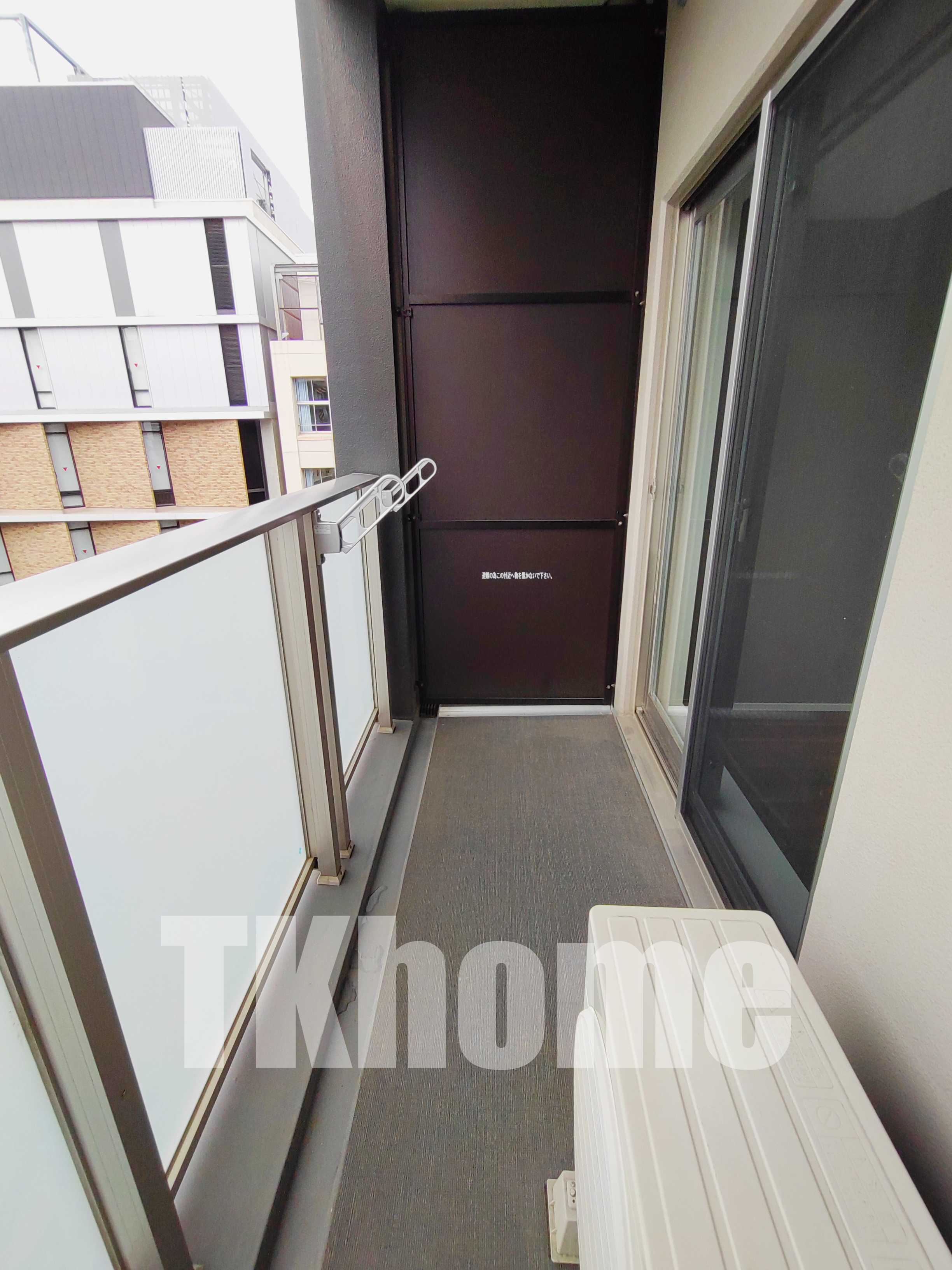 バルコニー　（同マンション別室・参考写真）