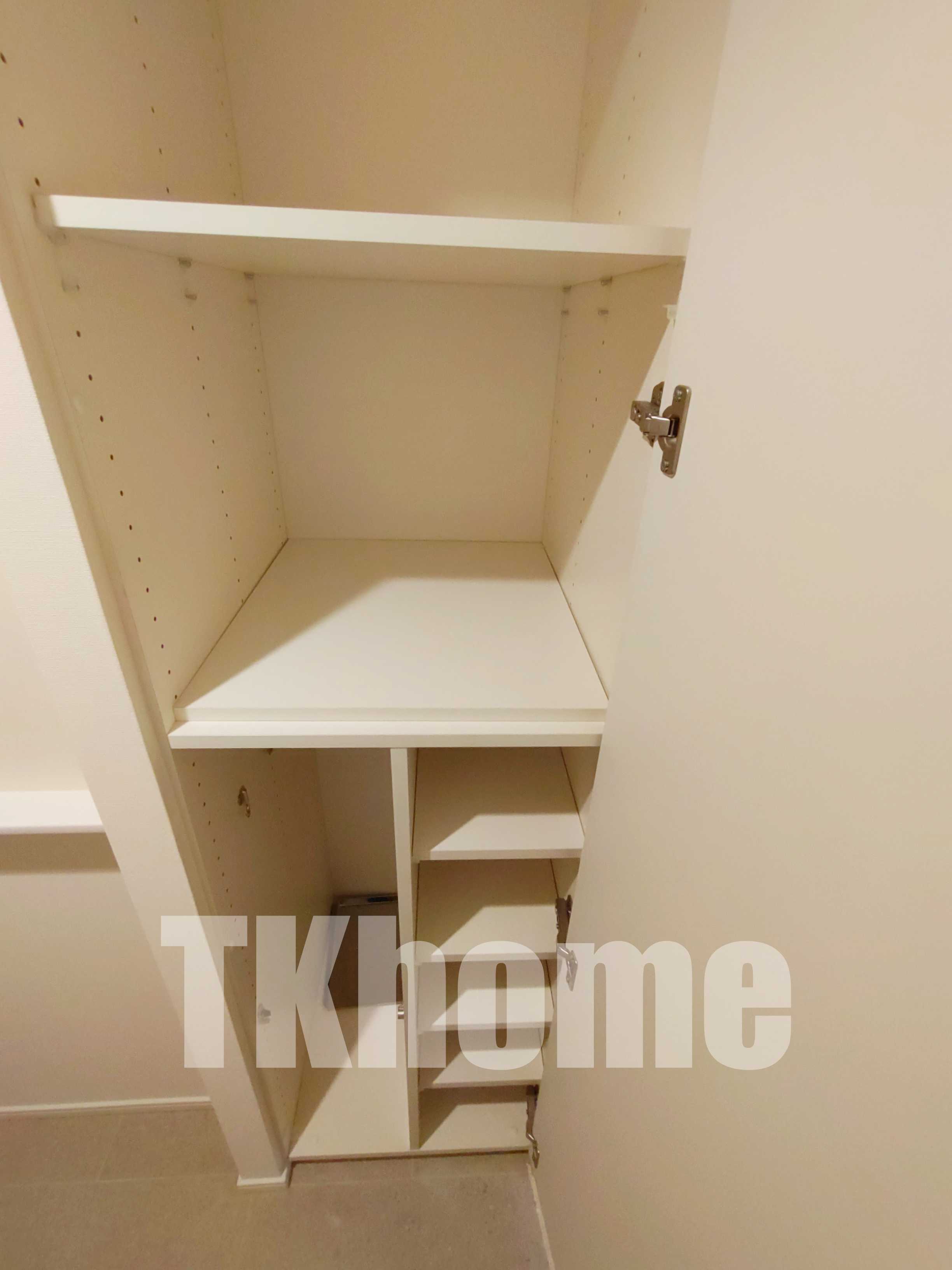 玄関　（同マンション別室・参考写真）