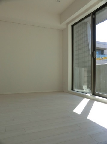 居室・リビング　同マンション別部屋