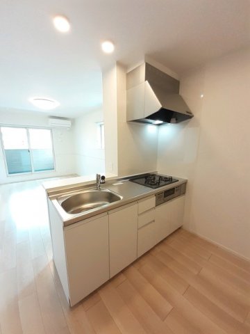 キッチン　コンパクトなキッチンで掃除もラクラク