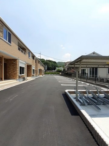 駐車場　駐車場に車を止められます