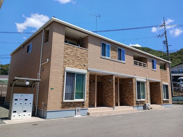 建物外観　落ち着いた雰囲気の外観です