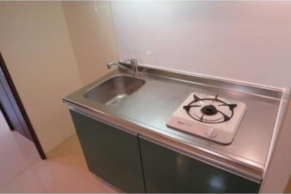 キッチン　※写真は同じマンションの違う部屋のものになります。