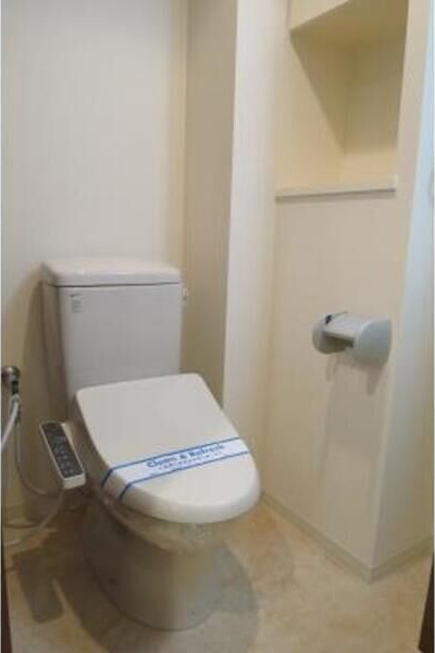 トイレ　※写真は同じマンションの違う部屋のものになります。