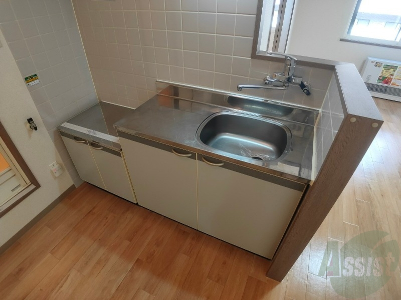 キッチン　こちらはキッチン。調理スペースもあり使いやすそうです。