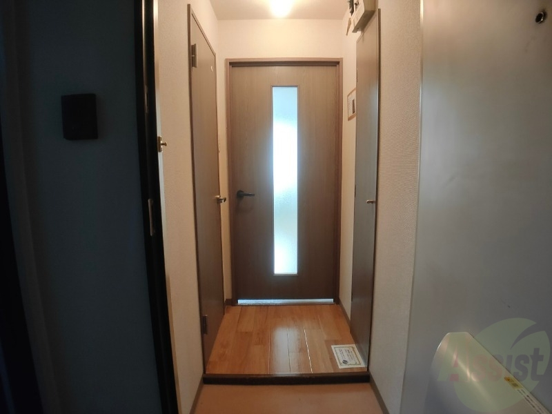 玄関　玄関の様子です。明るい印象ですね。気分もあがりそう。