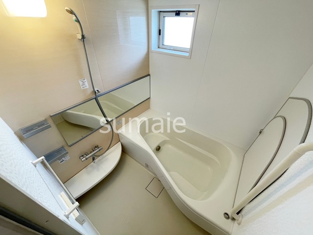バス・シャワールーム　バスルームです。