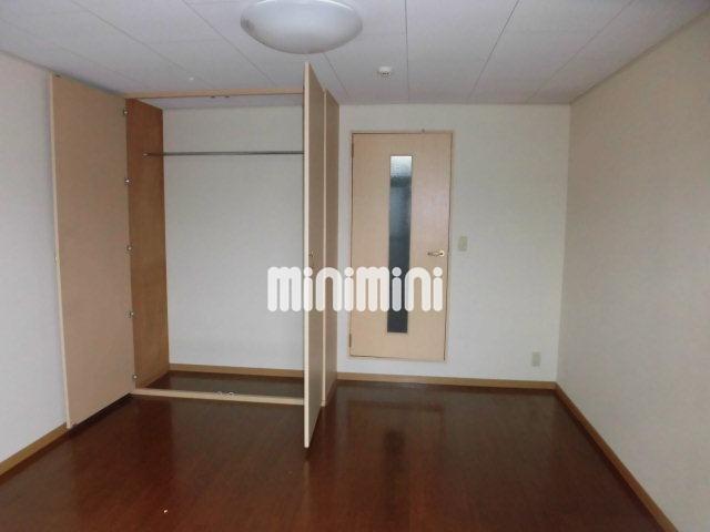 収納　洋服もいっぱい掛かるクローゼットですね。