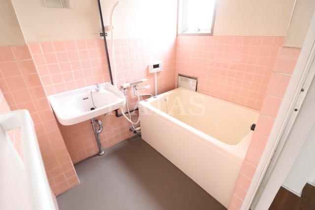 バス・シャワールーム　同物件別部屋です。