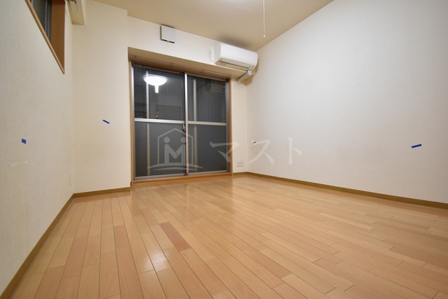 居室・リビング　※同物件別号室参考写真