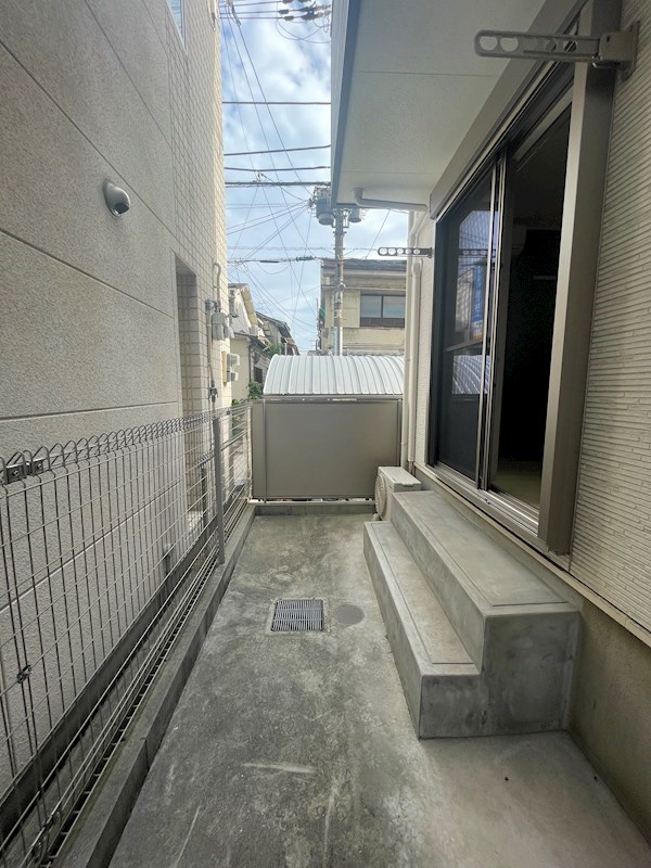 バルコニー　1階専用庭